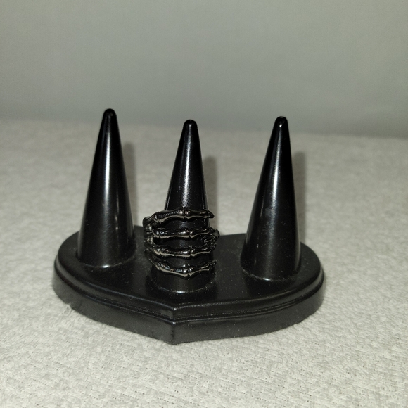 Silver Metal Claw Ring Size 9.5 - Picture 9 of 12